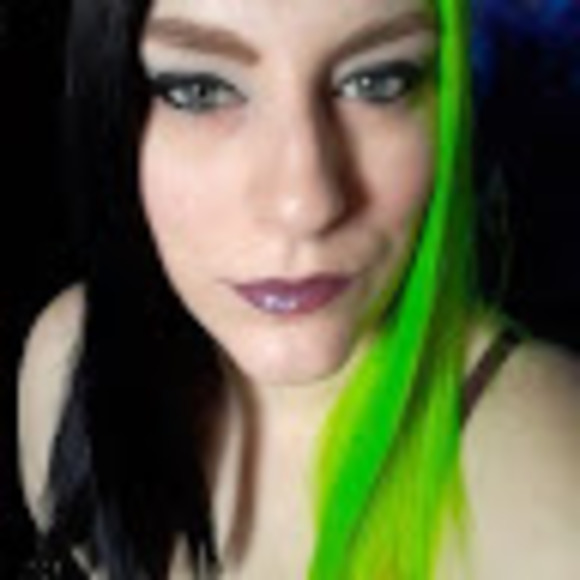 Meet your Posher, Elayna - Picture 1 of 1